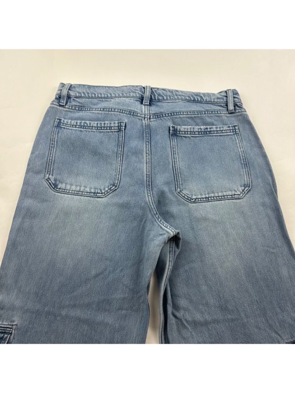Lucky Brand Light Wash Drapey Denim Wide Leg Cargo Jeans 16 / 33 - Picture 6 of 6